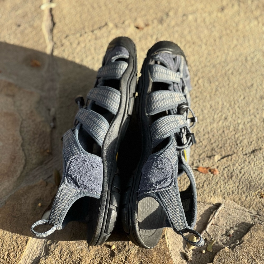 Men’s Keen sandals
Size US 8.5 / EU 41